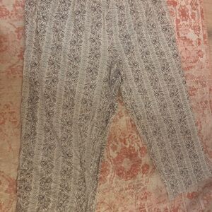 Womens medium Floral Patterned Pajama Pants